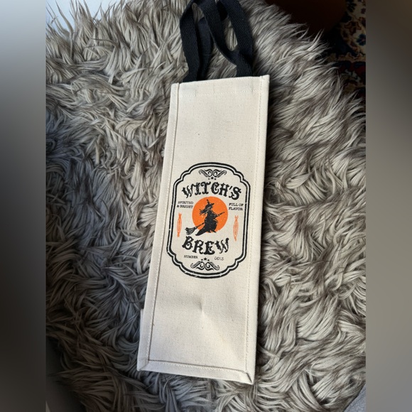 🦇 Witch’s Brew Wine Bag - Picture 1 of 3